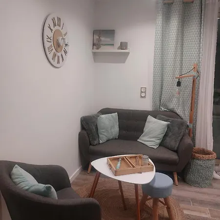 Nid Douillet Refait A Neuf, Proche De La Apartment