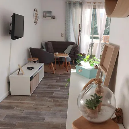 Nid Douillet Refait A Neuf, Proche De La Mandelieu-la-Napoule